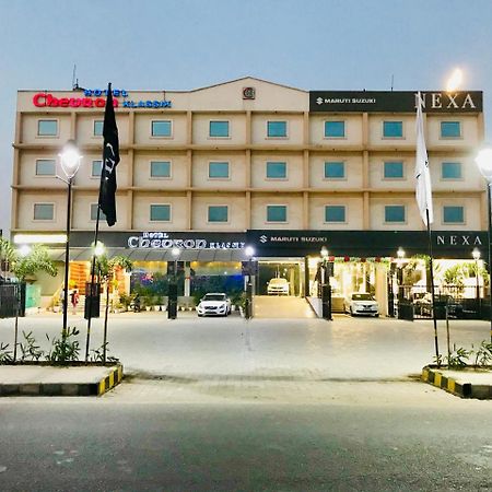 Hotel Chevron Klassik Ludhijána Kültér fotó
