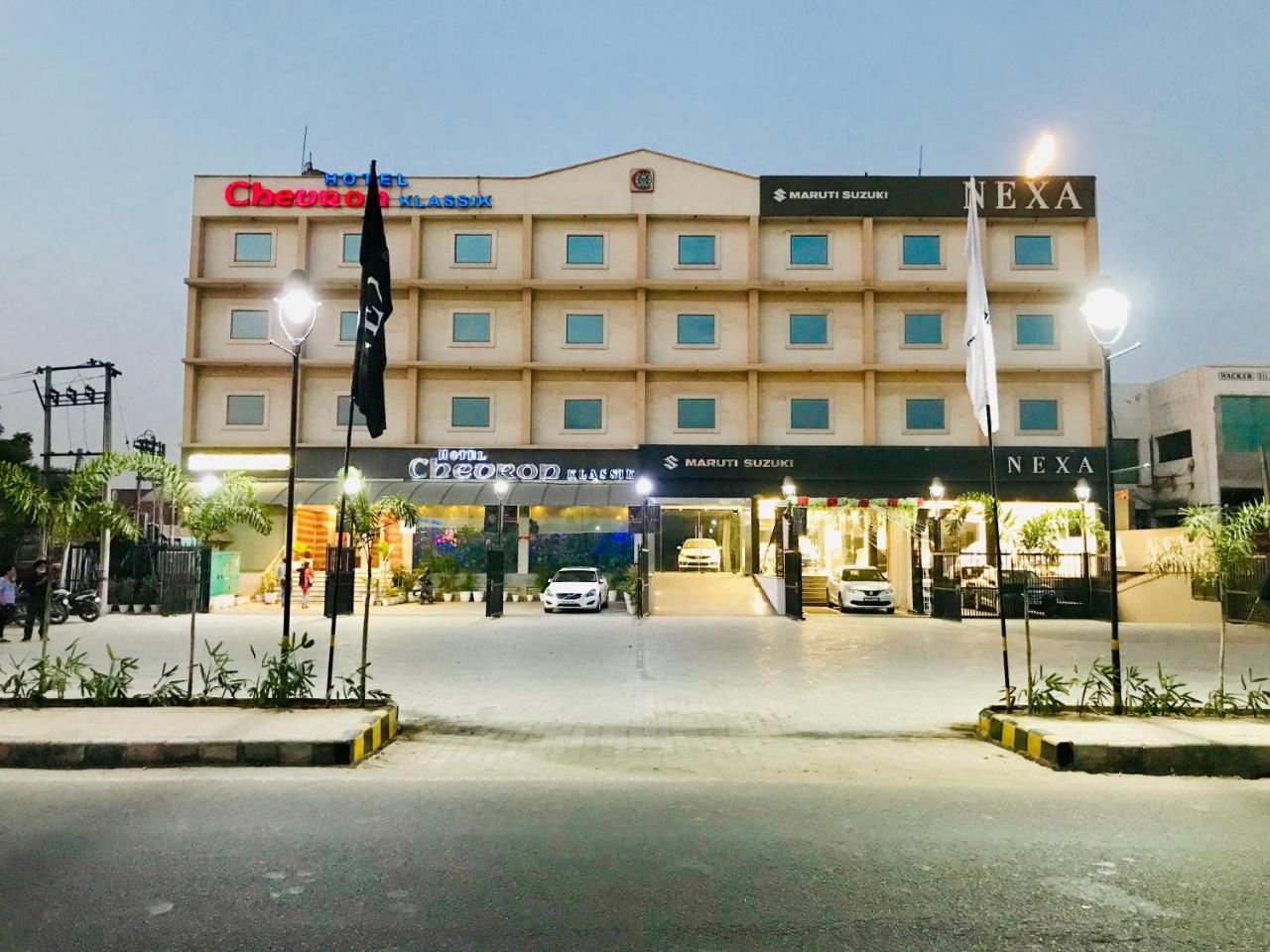 Hotel Chevron Klassik Ludhijána Kültér fotó